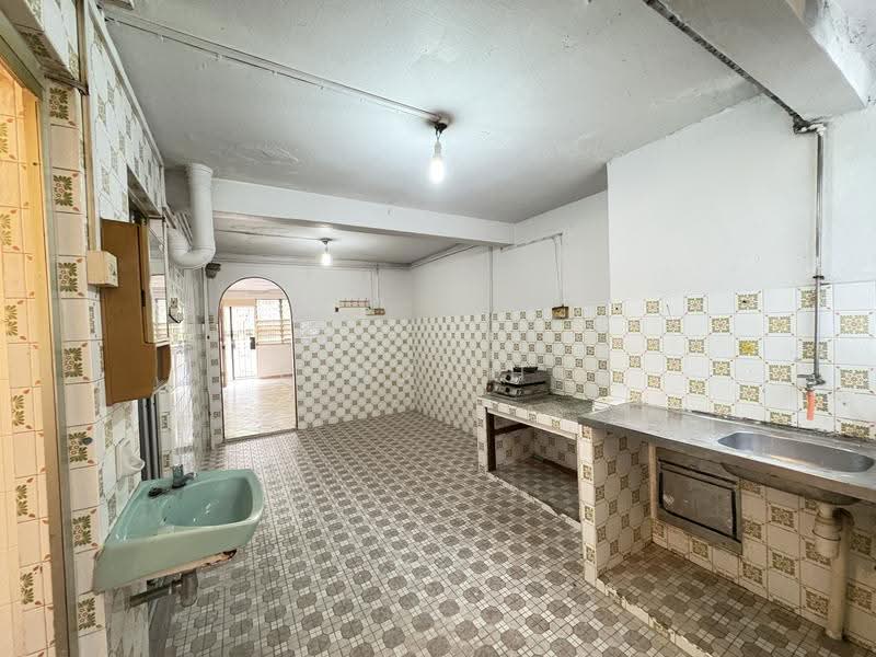 114 Ho Ching Road, 114 Ho Ching Road, Boon Lay / Jurong / Tuas, 2 Bedrooms, 721 sqft, HDB Flat For Sale, by Cindy Ho, 500150478 - Kitchen - PropertyGuru.com.sg