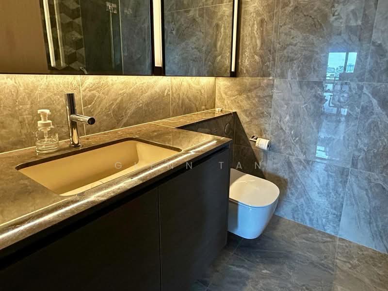 Leedon Green, 32 Leedon Heights, 2 Bedrooms, 710 sqft, Condominium For Sale, by Glenn Tan, 500150484 - Bathroom - PropertyGuru.com.sg