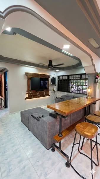 444 Choa Chu Kang Avenue 4, 444 Choa Chu Kang Avenue 4, 3 Bedrooms, 1,076 sqft, HDB Flat For Sale, by Ravinder Ricky Singh, 500150486 - Living Room - PropertyGuru.com.sg