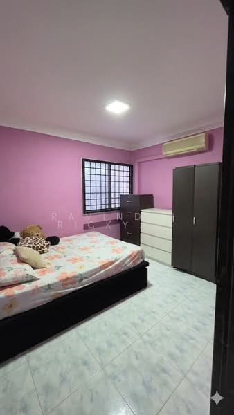 444 Choa Chu Kang Avenue 4, 444 Choa Chu Kang Avenue 4, 3 Bedrooms, 1,076 sqft, HDB Flat For Sale, by Ravinder Ricky Singh, 500150486 - Bedroom - PropertyGuru.com.sg