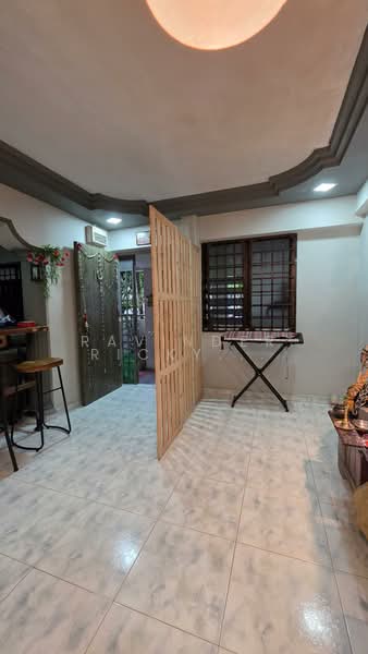 444 Choa Chu Kang Avenue 4, 444 Choa Chu Kang Avenue 4, 3 Bedrooms, 1,076 sqft, HDB Flat For Sale, by Ravinder Ricky Singh, 500150486 - Entrance - PropertyGuru.com.sg