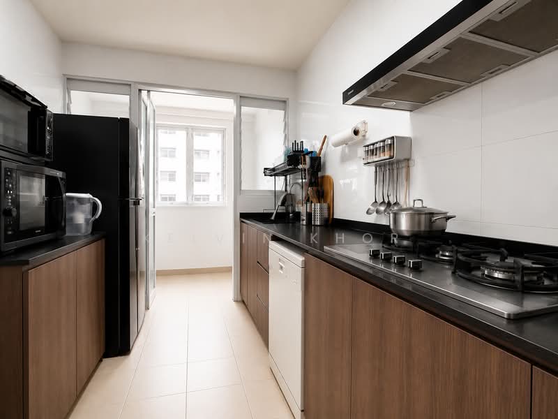 440C Bukit Batok West Avenue 8, 440C Bukit Batok West Avenue 8, 3 Bedrooms, 1,205 sqft, HDB Flat For Sale, by Kelvin Khor, 500150491 - Kitchen - PropertyGuru.com.sg