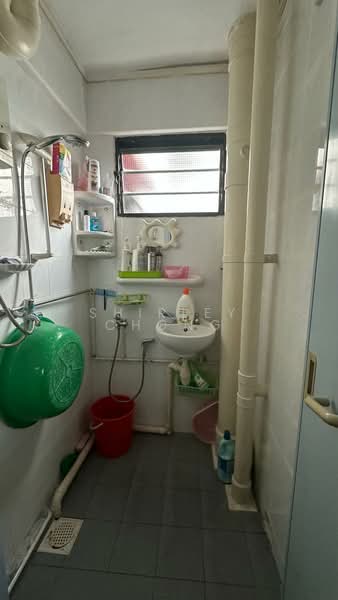128 Bukit Merah View, 128 Bukit Merah View, Room Rental, 150 sqft, HDB Flat For Rent, by Shirley Chong, 500150504 - Bathroom - PropertyGuru.com.sg