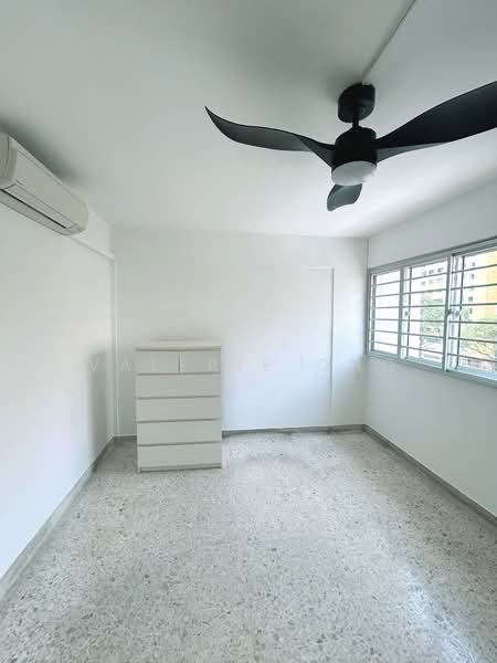 128 Ang Mo Kio Avenue 3, 128 Ang Mo Kio Avenue 3, 3 Bedrooms, 990 sqft, HDB Flat For Rent, by Valerie Ong, 500150507 - Bedroom - PropertyGuru.com.sg