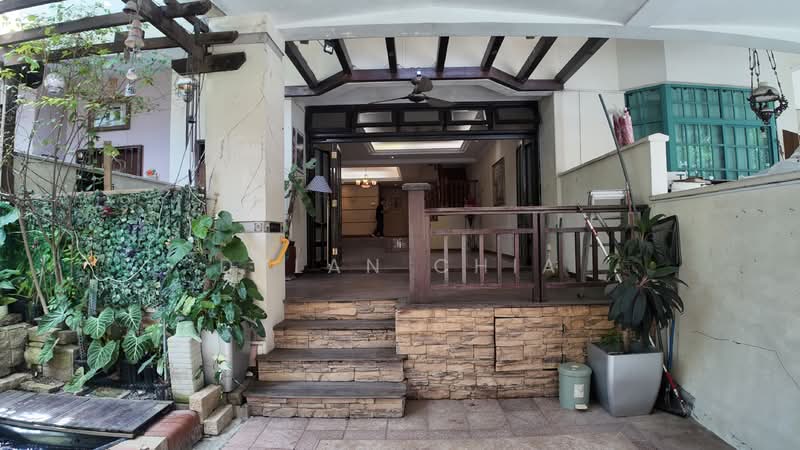 JALAN PUNAI, Jalan Punai, 7 Bedrooms, 4,965 sqft, Terraced House For Sale, by Dylan Chia, 500150515 - Entrance - PropertyGuru.com.sg