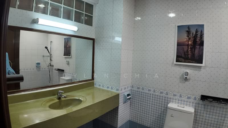 Jalan Punai, , 7 Bedrooms, 4,965 sqft, Terraced House For Sale, by Dylan Chia, 500150515 - Bathroom - PropertyGuru.com.sg