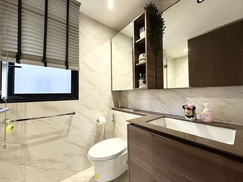 Le Quest, 10 Bukit Batok Street 41, 3 Bedrooms, 936 sqft, Condominium For Rent, by Larry Lee, 500150517 - Bathroom - PropertyGuru.com.sg