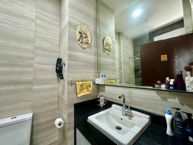 Hillsta, 68 Phoenix Road, 1 Bedroom, 613 sqft, Condominium For Sale, by Kavin Kuah, 500150553 - Bathroom - PropertyGuru.com.sg