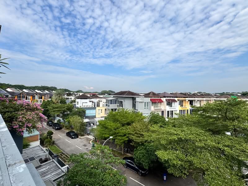 Springside Avenue, Springside Avenue, 6 Bedrooms, 4,000 sqft, Terraced House For Sale, by Lee Ming Xue (Max), 500150583 - Exterior - PropertyGuru.com.sg