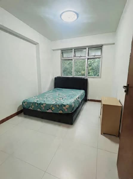 424C Yishun Avenue 11, 424C Yishun Avenue 11, 3 Bedrooms, 990 sqft, HDB Flat For Sale, by Shamim Shah, 500150584 - Bedroom - PropertyGuru.com.sg