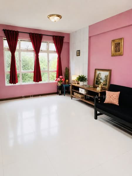 424C Yishun Avenue 11, 424C Yishun Avenue 11, 3 Bedrooms, 990 sqft, HDB Flat For Sale, by Shamim Shah, 500150584 - Living Room - PropertyGuru.com.sg