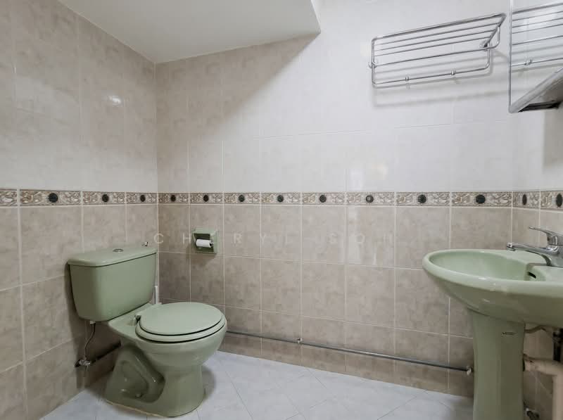 6 Farrer Road, 6 Farrer Road, 3 Bedrooms, 980 sqft, HDB Flat For Rent, by Cheryl Soh, 500150588 - Bathroom - PropertyGuru.com.sg