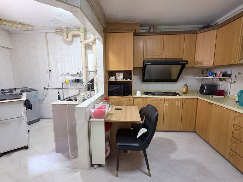 137 Rivervale Street, 137 Rivervale Street, 4 Bedrooms, 1,518 sqft, HDB Flat For Sale, by Sharique Tan, 500150593 - Kitchen - PropertyGuru.com.sg