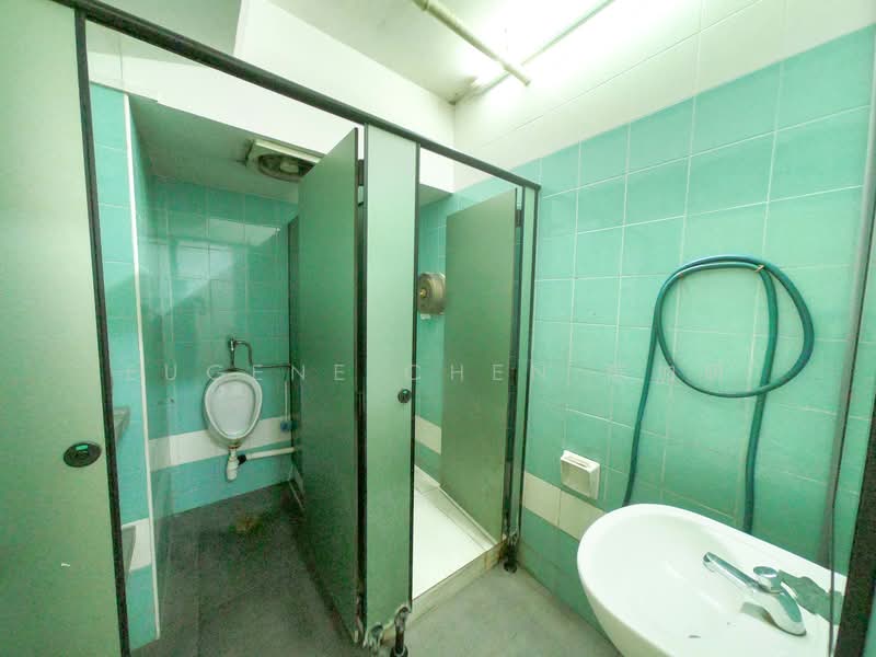 Toh Guan Centre, 21 Toh Guan Road East, 4,101 sqft, Factory / Workshop (B2) For Sale, by Eugene Chen 陈加明, 500150600 - Bathroom - CommercialGuru.com.sg