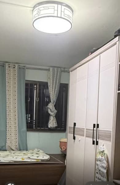 451 Hougang Avenue 10, 451 Hougang Avenue 10, 3 Bedrooms, 1,119 sqft, HDB Flat For Rent, by June Lim, 500150601 - Bedroom - PropertyGuru.com.sg
