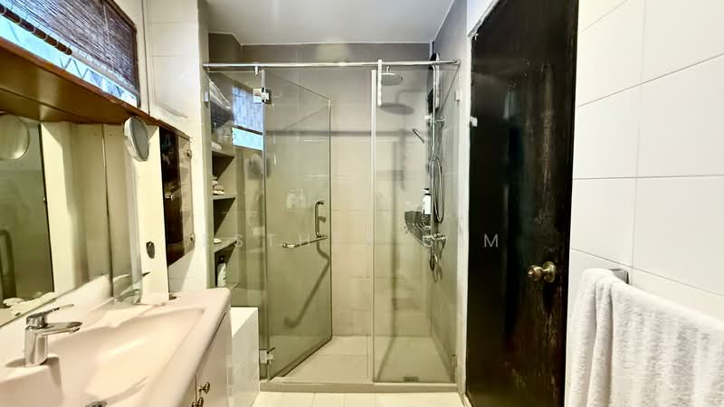 Arthur Road / Goodman Road, Arthur Road / Goodman Road, 6 Bedrooms, 3,000 sqft, Detached House For Sale, by Esther Sim, 500150602 - Bathroom - PropertyGuru.com.sg