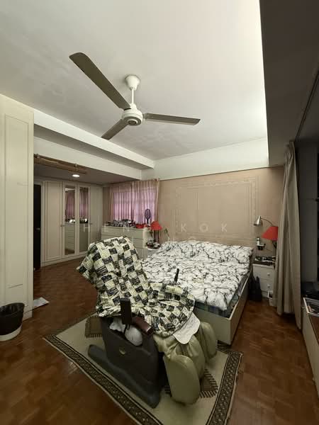 Arthur Road, Arthur Road, 6 Bedrooms, 3,000 sqft, Detached House For Sale, by Heng Kok Liang, 500150607 - Master Room with ensuite - PropertyGuru.com.sg