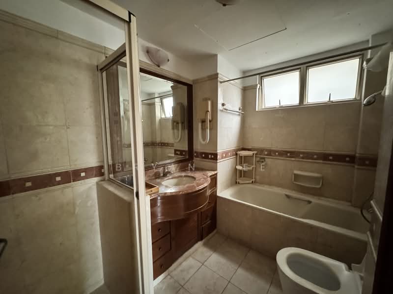 Regent Park, , 2 Bedrooms, 904 sqft, Condominium For Rent, by Bryan Wee, 500150624 - Bathroom - PropertyGuru.com.sg