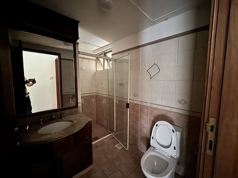 Regent Park, , 2 Bedrooms, 904 sqft, Condominium For Rent, by Bryan Wee, 500150624 - Bathroom - PropertyGuru.com.sg