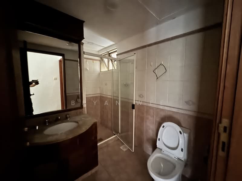 Regent Park, , 2 Bedrooms, 904 sqft, Condominium For Rent, by Bryan Wee, 500150624 - Bathroom - PropertyGuru.com.sg