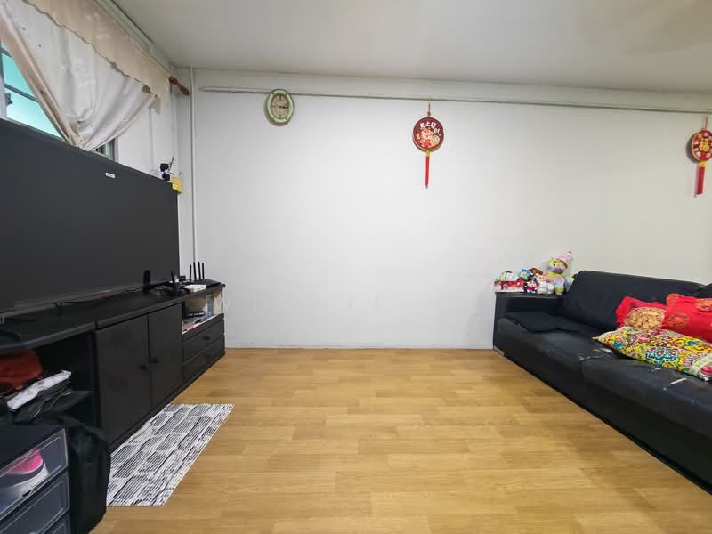 148 Woodlands Street 13, 148 Woodlands Street 13, 2 Bedrooms, 732 sqft, HDB Flat For Sale, by Winnie Xu, 500150626 - Living Room - PropertyGuru.com.sg