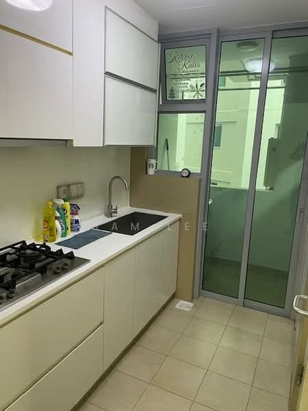 Canberra Residences, 501 Canberra Drive, Room Rental, 200 sqft, Condominium For Rent, by Sam Lee, 500150637 - Kitchen - PropertyGuru.com.sg