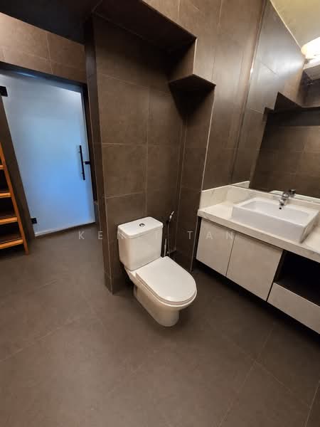 187B Rivervale Drive, 187B Rivervale Drive, 2 Bedrooms, 1,184 sqft, HDB Flat For Sale, by Kenli Tan, 500150641 - Bathroom - PropertyGuru.com.sg