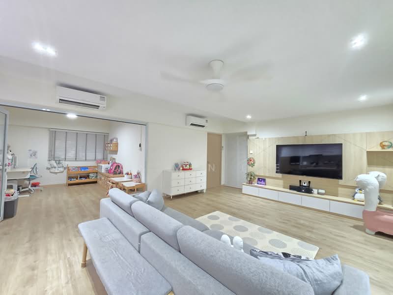 106 Pasir Ris Street 12, 106 Pasir Ris Street 12, 4 Bedrooms, 1,377 sqft, HDB Flat For Sale, by Jassmin Lee, 500150642 - Living Room - PropertyGuru.com.sg