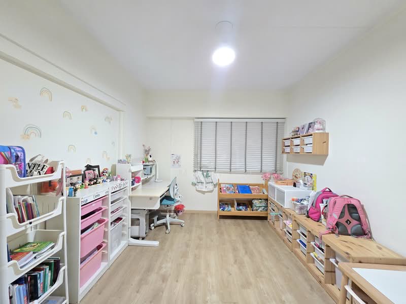 106 Pasir Ris Street 12, 106 Pasir Ris Street 12, 4 Bedrooms, 1,377 sqft, HDB Flat For Sale, by Jassmin Lee, 500150642 - Study - PropertyGuru.com.sg