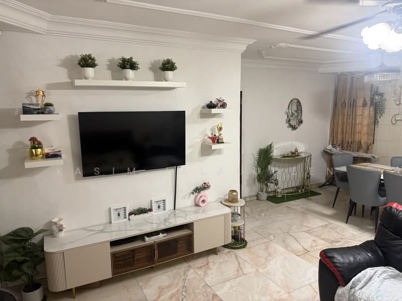 516 Jurong West Street 52, 516 Jurong West Street 52, 3 Bedrooms, 1,187 sqft, HDB Flat For Sale, by Kasim Jalaludeen, 500150647 - Living Room - PropertyGuru.com.sg
