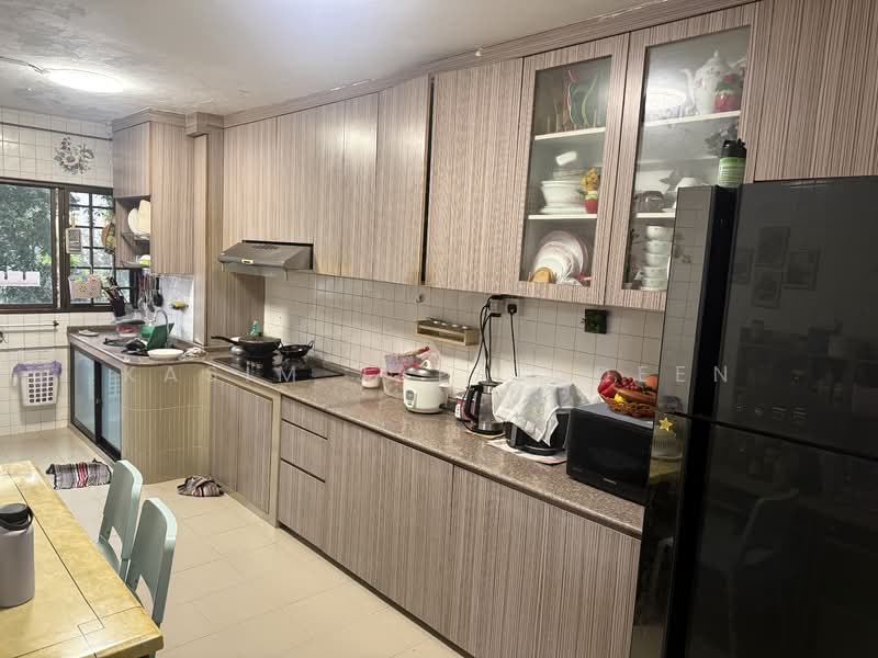 516 Jurong West Street 52, 516 Jurong West Street 52, 3 Bedrooms, 1,187 sqft, HDB Flat For Sale, by Kasim Jalaludeen, 500150647 - Kitchen - PropertyGuru.com.sg
