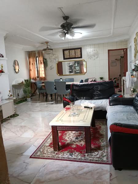 516 Jurong West Street 52, 516 Jurong West Street 52, 3 Bedrooms, 1,187 sqft, HDB Flat For Sale, by Kasim Jalaludeen, 500150647 - Living Room - PropertyGuru.com.sg