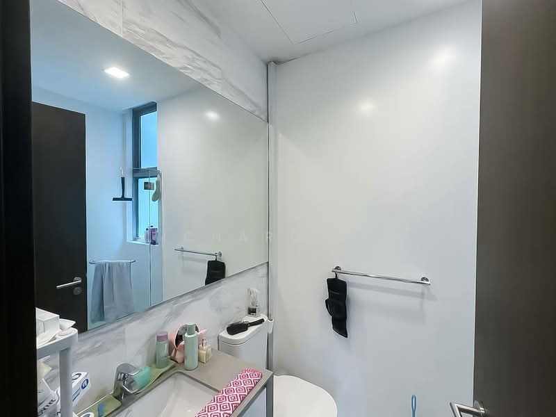 Hundred Trees, 85 West Coast Drive, 2 Bedrooms, 700 sqft, Condominium For Rent, by Richard Poh, 500150656 - Bathroom - PropertyGuru.com.sg