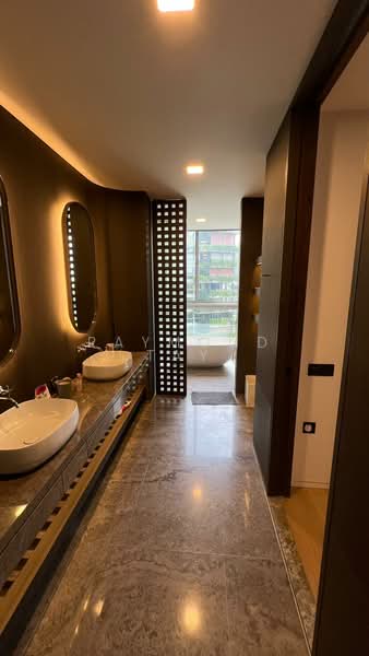 15 Holland Hill, 15 Holland Hill, 4 Bedrooms, 2,497 sqft, Condominium For Rent, by Raymond Tay, 500150659 - Bathroom - PropertyGuru.com.sg