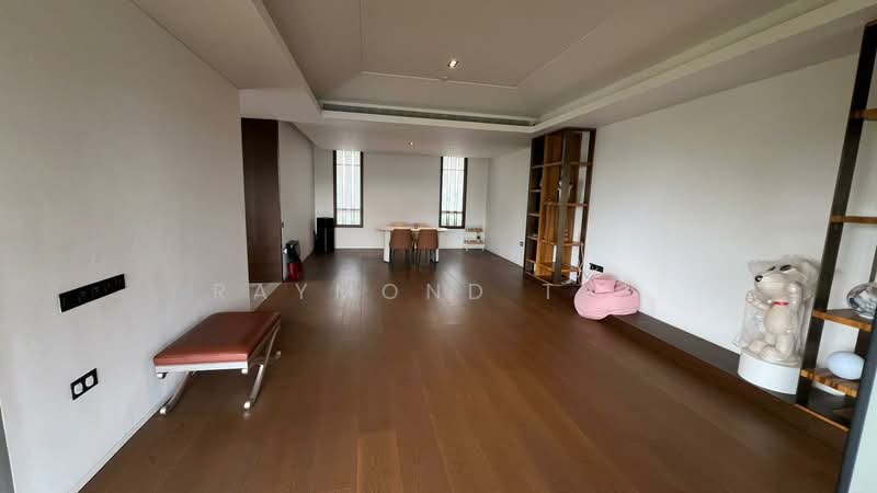 15 Holland Hill, 15 Holland Hill, 4 Bedrooms, 2,497 sqft, Condominium For Rent, by Raymond Tay, 500150659 - Living Room - PropertyGuru.com.sg