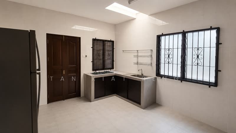 Jalan Rabu, Jalan Rabu, 4 Bedrooms, 2,500 sqft, Semi-Detached House For Rent, by Tan Kiat Beng, 500150666 - Kitchen - PropertyGuru.com.sg