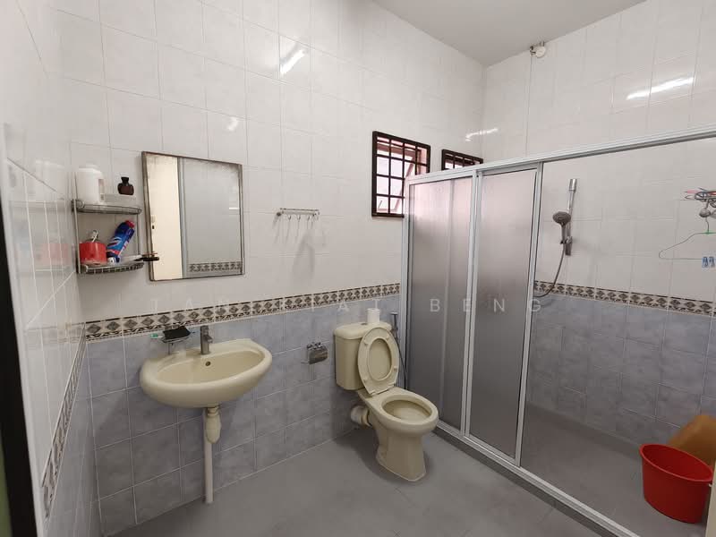 Jalan Rabu, Jalan Rabu, 4 Bedrooms, 2,500 sqft, Semi-Detached House For Rent, by Tan Kiat Beng, 500150666 - Bathroom - PropertyGuru.com.sg