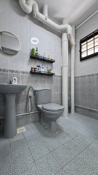 614 Senja Road, 614 Senja Road, 3 Bedrooms, 979 sqft, HDB Flat For Sale, by Eric Yeo, 500150670 - Bathroom - PropertyGuru.com.sg