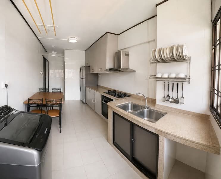 261 Jurong East Street 24, 261 Jurong East Street 24, 3 Bedrooms, 1,044 sqft, HDB Flat For Rent, by Nicholas Lim, 500150681 - Kitchen - PropertyGuru.com.sg