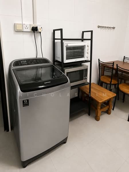 261 Jurong East Street 24, 261 Jurong East Street 24, 3 Bedrooms, 1,044 sqft, HDB Flat For Rent, by Nicholas Lim, 500150681 - Kitchen - PropertyGuru.com.sg
