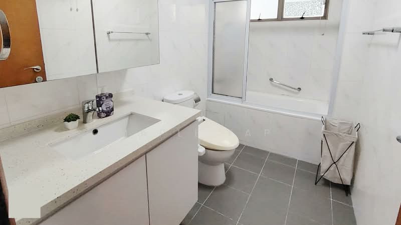 Palm Mansions, 345 Pasir Panjang Road, Room Rental, 120 sqft, Apartment For Rent, by Maple Yap, 500150683 - MBR4 Bathroom - PropertyGuru.com.sg