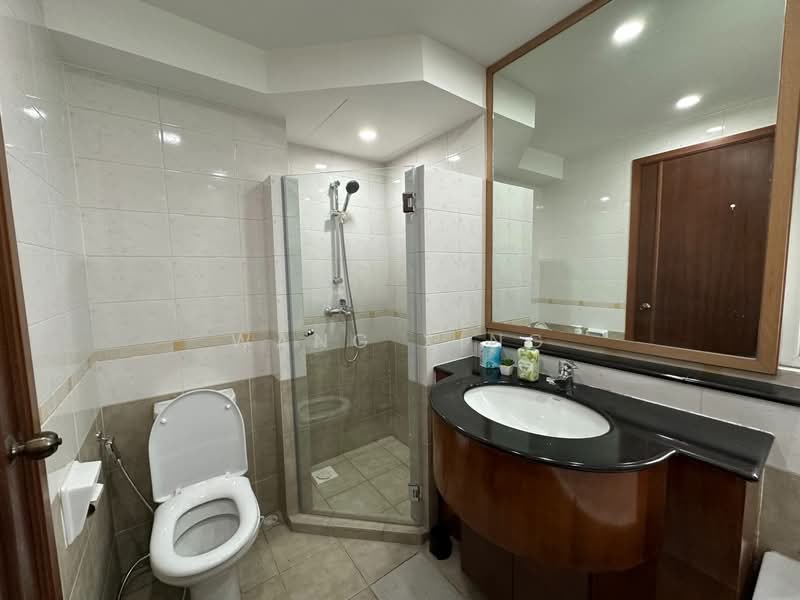 The Floravale, 218 Westwood Avenue, 6 Bedrooms, 1,249 sqft, Executive Condominium For Rent, by Wang Xing, 500150684 - Bathroom - PropertyGuru.com.sg