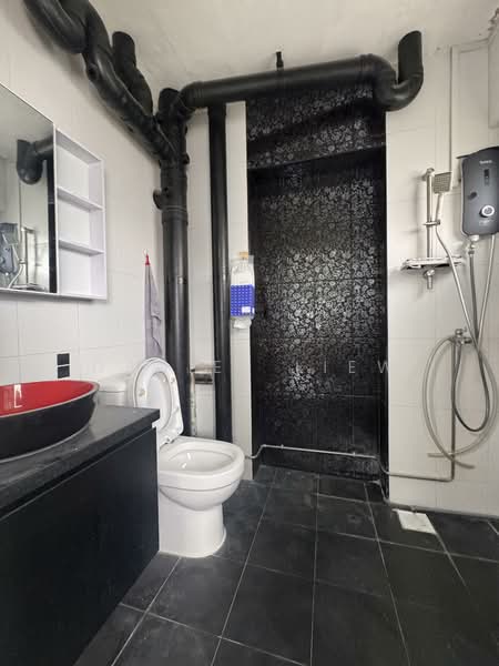 450 Bukit Panjang Ring Road, 450 Bukit Panjang Ring Road, 3 Bedrooms, 1,087 sqft, HDB Flat For Rent, by Daniel Liew, 500150686 - Bathroom - PropertyGuru.com.sg