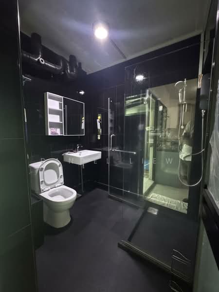 450 Bukit Panjang Ring Road, 450 Bukit Panjang Ring Road, 3 Bedrooms, 1,087 sqft, HDB Flat For Rent, by Daniel Liew, 500150686 - Bathroom - PropertyGuru.com.sg