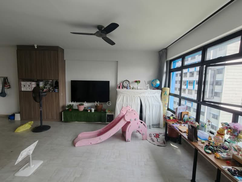 197D Boon Lay Fields, 197D Boon Lay Drive, 3 Bedrooms, 1,216 sqft, HDB Flat For Sale, by Wang Xing, 500150694 - Living Room - PropertyGuru.com.sg
