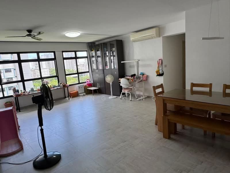 197D Boon Lay Fields, 197D Boon Lay Drive, 3 Bedrooms, 1,216 sqft, HDB Flat For Sale, by Wang Xing, 500150694 - Living Room - PropertyGuru.com.sg