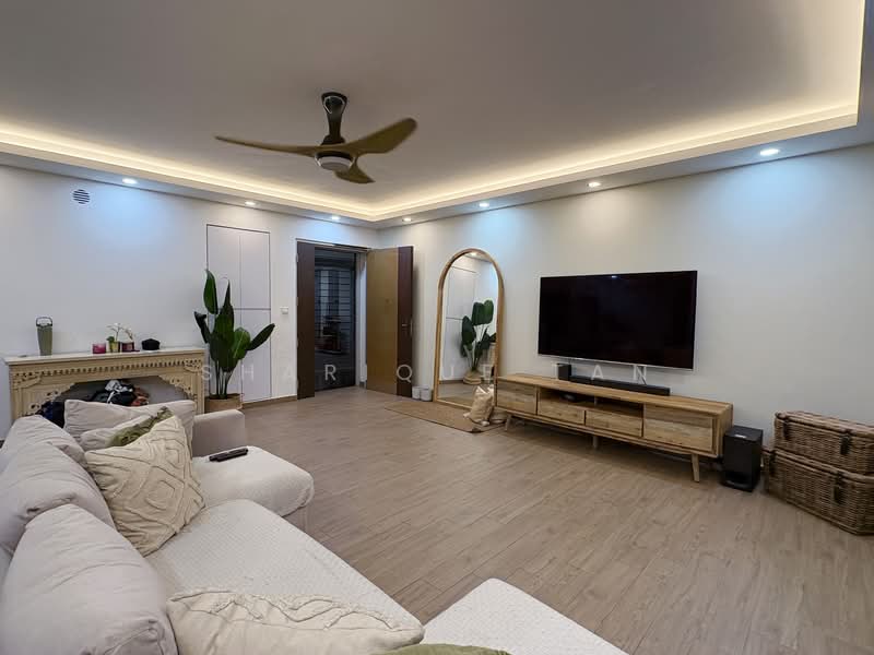 464A Bukit Batok West Avenue 8, 464A Bukit Batok West Avenue 8, 3 Bedrooms, 1,216 sqft, HDB Flat For Sale, by Sharique Tan, 500150696 - Living Room - PropertyGuru.com.sg