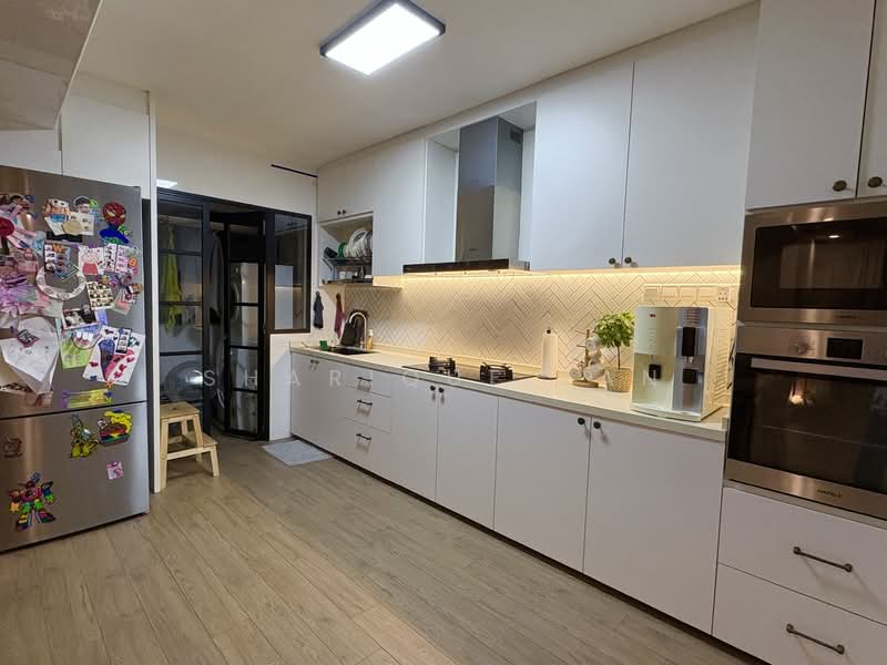 464A Bukit Batok West Avenue 8, 464A Bukit Batok West Avenue 8, 3 Bedrooms, 1,216 sqft, HDB Flat For Sale, by Sharique Tan, 500150696 - Kitchen - PropertyGuru.com.sg