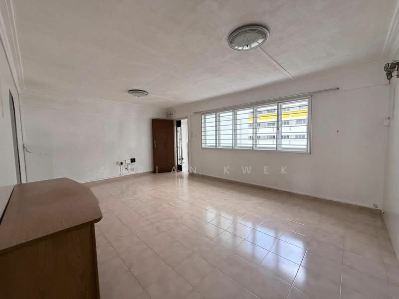 223 Yishun Street 21, 223 Yishun Street 21, 3 Bedrooms, 980 sqft, HDB Flat For Sale, by Adrian Kwek, 500150702 - Living Room - PropertyGuru.com.sg