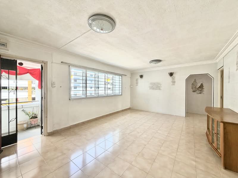 223 Yishun Street 21, 223 Yishun Street 21, 3 Bedrooms, 980 sqft, HDB Flat For Sale, by Adrian Kwek, 500150702 - Living - PropertyGuru.com.sg